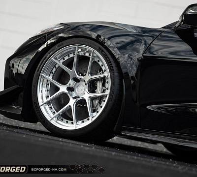 Фото дисков BC Forged HCS02 на Chevrolet Corvette C8
