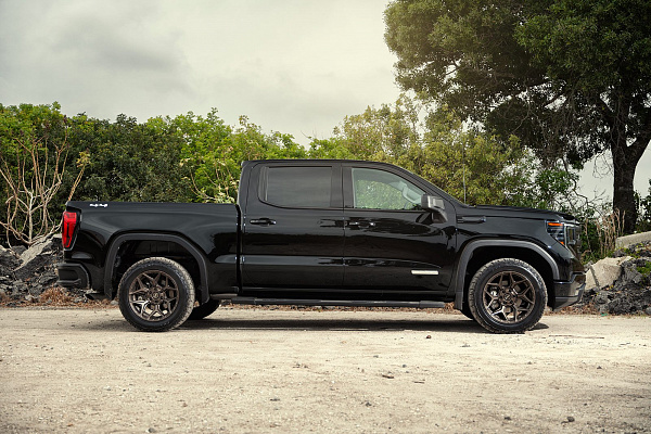 Фото дисков 4PLAY 4P06 Сатиновая бронза на GMC Sierra IV
