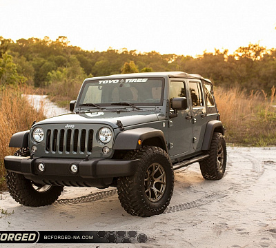 Фото дисков BC Forged RZ05 на Jeep Wrangler III (JK)