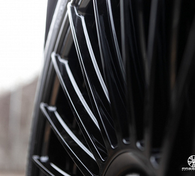 Фото дисков Vossen HF-8 на Land Rover Defender II