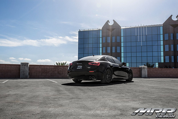 Фото дисков MRR FS01 Черный сатин на Maserati Ghibli