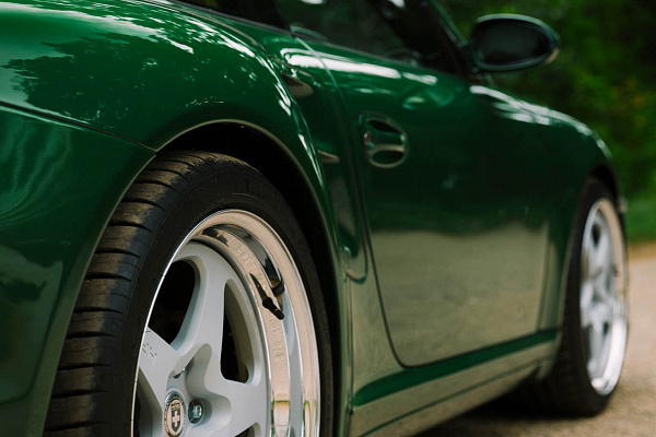 Фото дисков HRE 527 Серебро на Porsche 911 VI