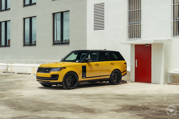 Фото дисков Vossen UV-1 Черный глянец на Land Rover Range Rover IV