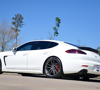 Фото дисков HRE P104 на Porsche Panamera I