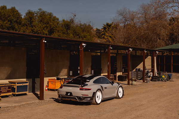 Фото дисков Brixton Forged TR20 Белый глянец на Porsche 911 VII