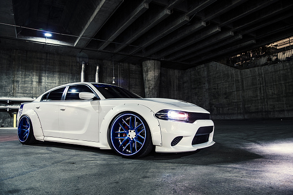 Фото дисков Savini SV63 Другой цвет на Dodge Charger VII