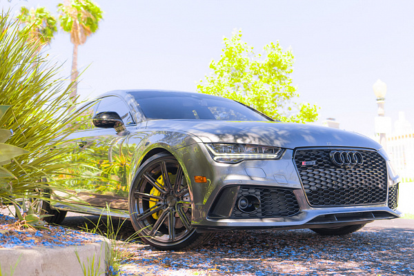 Фото дисков CEC C882 Глянцевый темный лак на Audi A/RS 7 (4G)