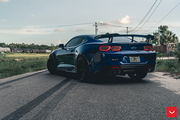 Фото дисков Vossen HF-5 Черный глянец на Chevrolet Camaro VI