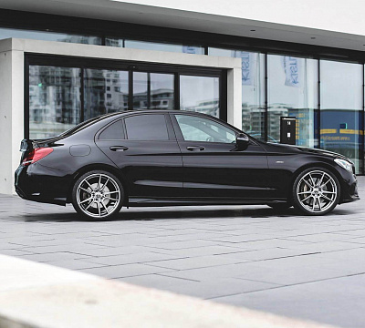 Фото дисков HRE FF04 на Mercedes-Benz C-Class (W205)