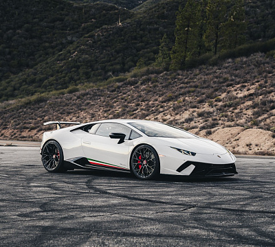 Фото дисков Brixton Forged PF10 на Lamborghini Huracan