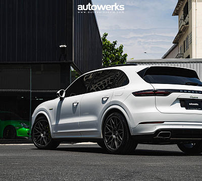 Фото дисков HRE 300M на Porsche Cayenne III