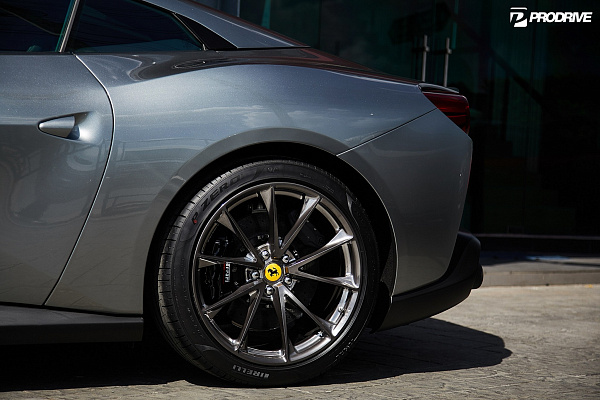 Фото дисков HRE P204 Глянцевый темный лак на Ferrari Portofino