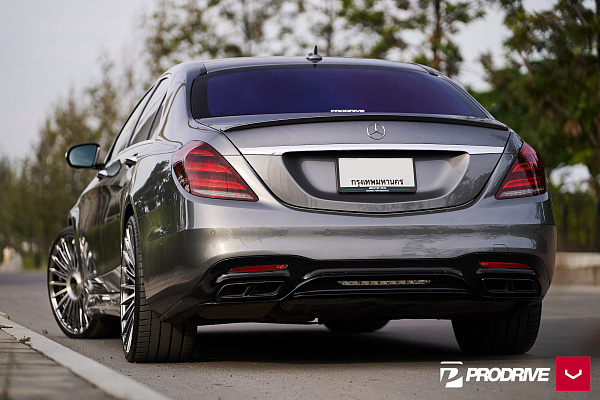 Фото дисков Vossen HF-8 Глянцевый лак на Mercedes-Benz S-Class (W222, C217)