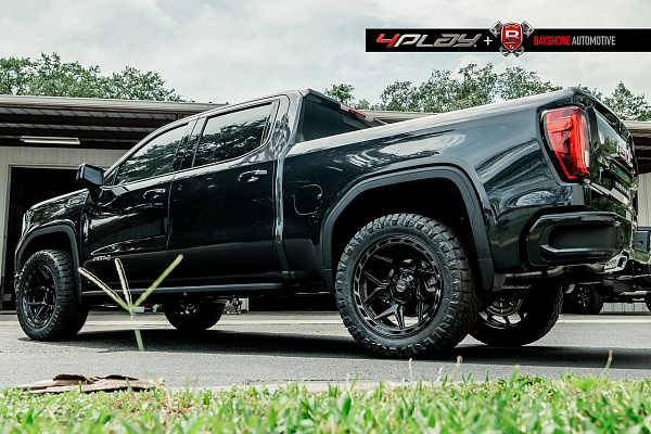 Фото дисков 4PLAY 4P55 Черный глянец на GMC Sierra IV