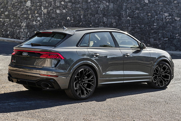 Фото дисков Kahn Type 53 Алмазная проточка на Audi Q8