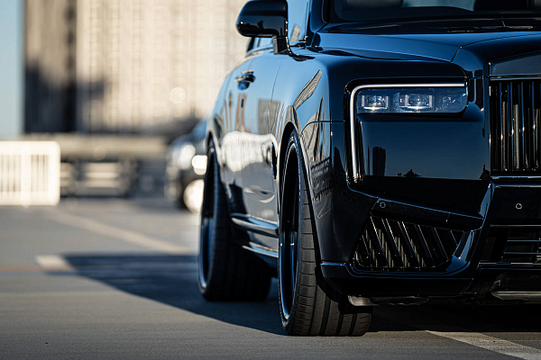 Фото дисков HRE 935 Черный глянец на Rolls-Royce Cullinan