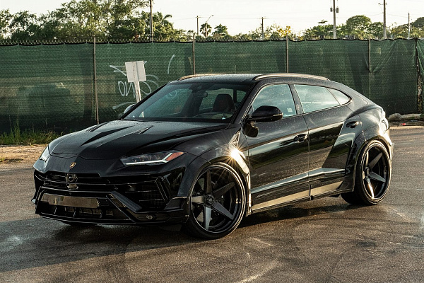 Фото дисков Anrky RS5.3 Черный сатин на Lamborghini Urus