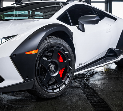 Фото дисков Brixton Forged TR04 AERO1 на Lamborghini Huracan