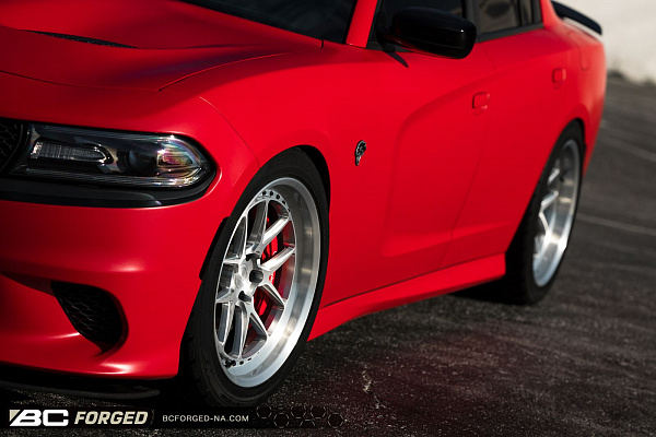 Фото дисков BC Forged LE52 // MLE52 Глянцевый лак на Dodge Charger VII