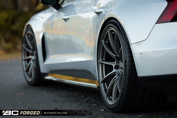 Фото дисков BC Forged RZ10 Матовый графит на Audi E-tron GT