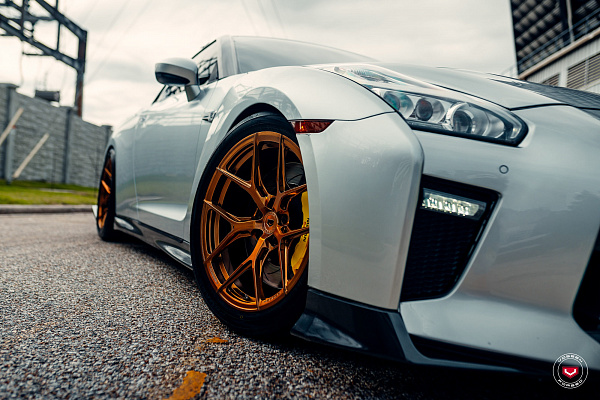 Фото дисков Vossen S21-01 Глянцевая темная медь на Nissan GT-R