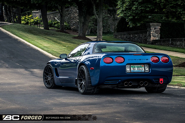 Фото дисков BC Forged RS40 Черный матовый на Chevrolet Corvette C5