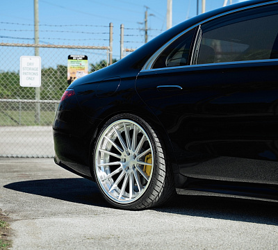 Фото дисков Strasse Wheels SV15 Deep Concave FS на Mercedes-Benz S-Class (W223)