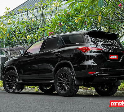 Фото дисков Vossen HF6-1 на Toyota Fortuner II
