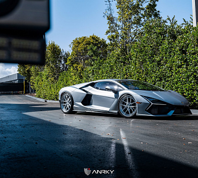 Фото дисков Anrky XR-301 на Lamborghini Revuelto