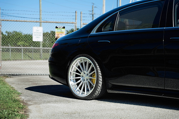 Mercedes Benz S580