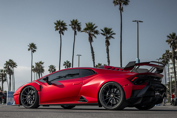 Фото дисков HRE RC103 Черный глянец на Lamborghini Huracan