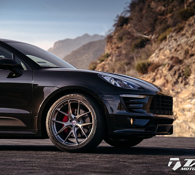 Фото дисков HRE P101 на Porsche Macan I