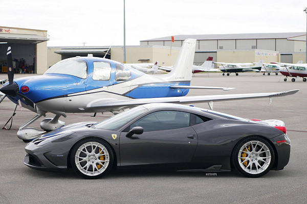 Фото дисков Strasse Wheels SM7R Deep Concave Duoblock Глянцевый лак на Ferrari 458