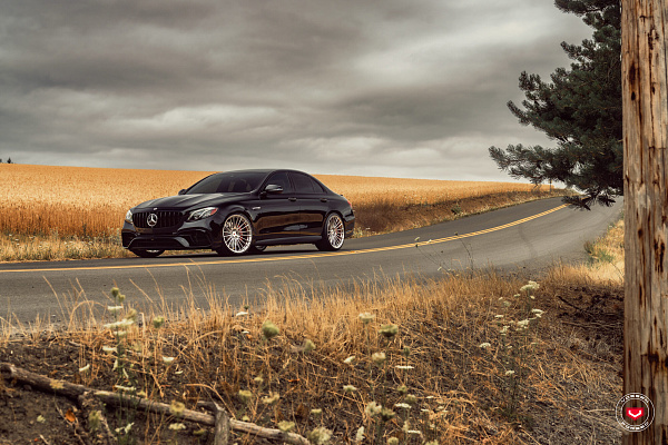 Фото дисков Vossen S17-04 Глянцевый лак на Mercedes-Benz E-Class (W213, S213, C238)