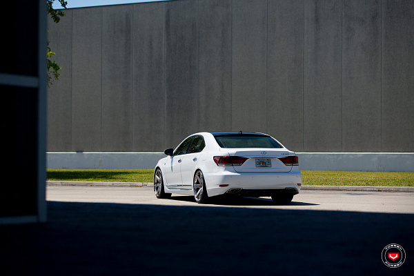 Фото дисков Vossen CG-207 Глянцевый лак на Lexus LS IV
