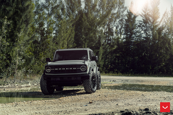 Фото дисков Vossen HF6-5 Черный сатин на Ford Bronco