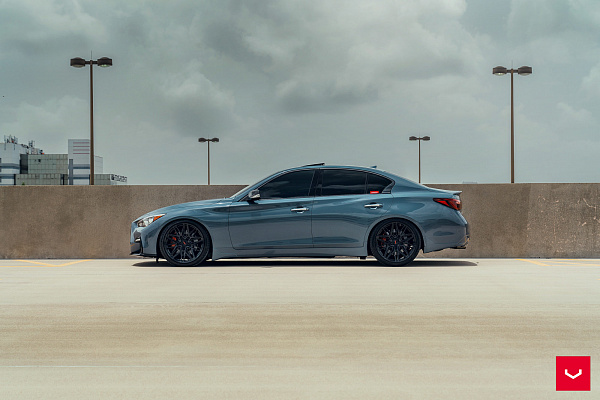 Фото дисков Vossen HF-7 Черный глянец на Infiniti Q50