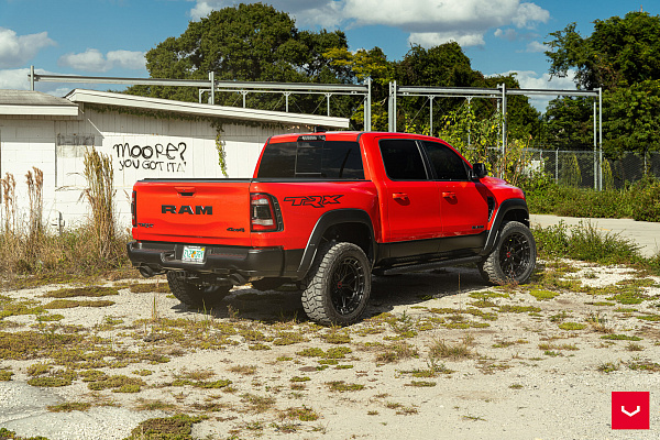 Фото дисков Vossen HFX-1 (6-Lug) Черный сатин на Ram 1500 V
