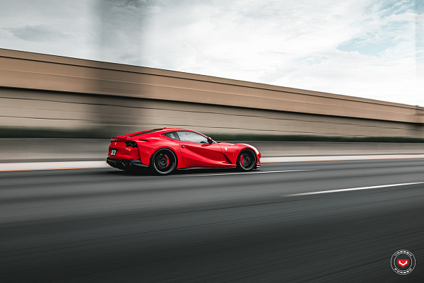 Фото дисков Vossen EVO-4 Черный глянец на Ferrari 812