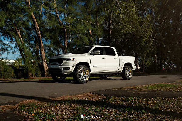 Фото дисков Anrky AN36-S Полированный лак на Ram 1500 V