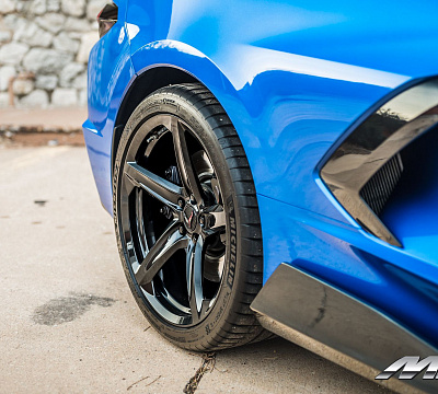 Фото дисков MRR F23 на Chevrolet Corvette C8