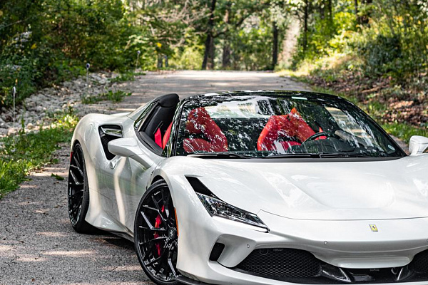 Фото дисков Brixton Forged PF10 Черный глянец на Ferrari F8