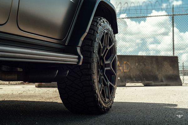 Фото дисков Vossen UV-4 Черный сатин на Mercedes-Benz G-Class III