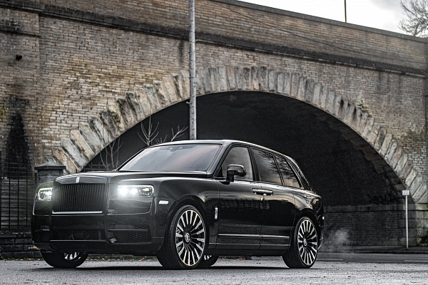 Фото дисков Kahn Type 61  на Rolls-Royce Cullinan