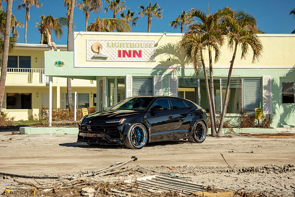 Фото дисков HRE S204H Черный глянец на Lamborghini Urus