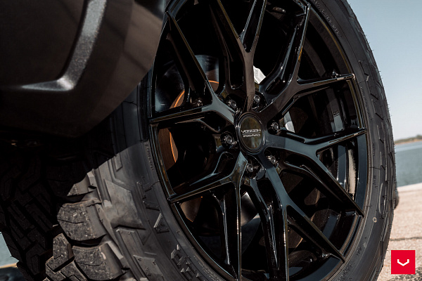 Фото дисков Vossen HF6-4 Черный глянец на Lexus GX III