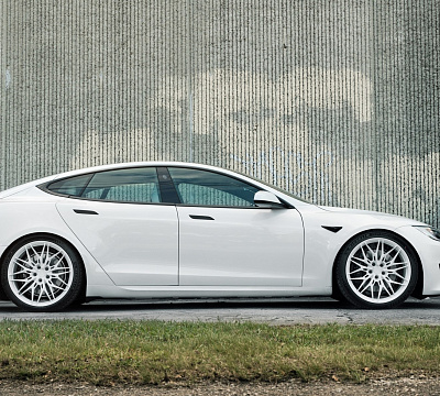 Фото дисков Anrky S1-X1 на Tesla Model S
