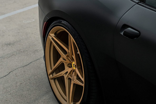 Фото дисков Anrky S1-X3 Сатиновое золото на Ferrari GTC4Lusso