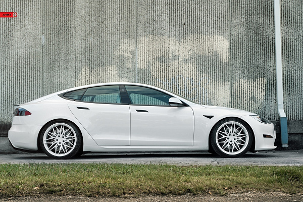 Фото дисков Anrky S1-X1 Белый глянец на Tesla Model S
