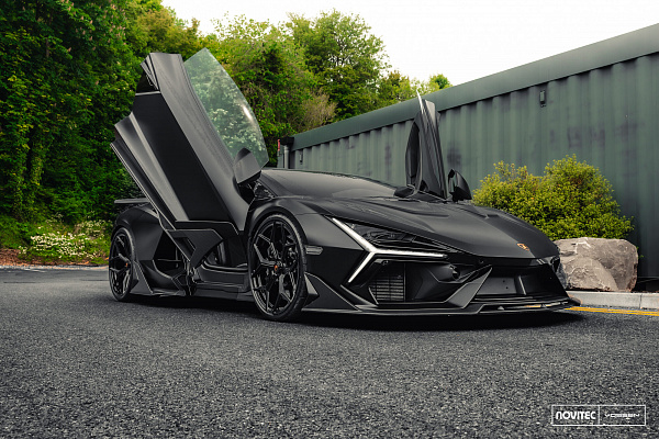 Фото дисков NOVITEC NL4 Черный глянец на Lamborghini Revuelto